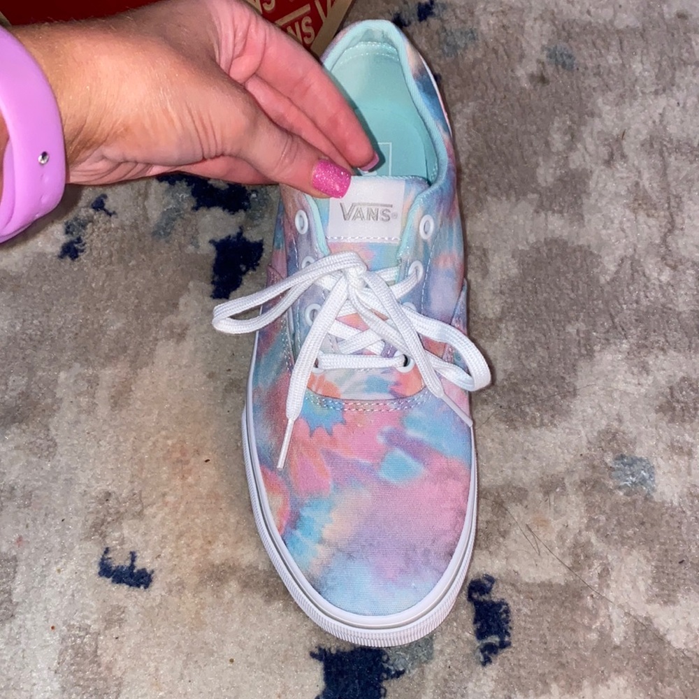 Brand new vans tie-dye shoes 8 1/2 women’s